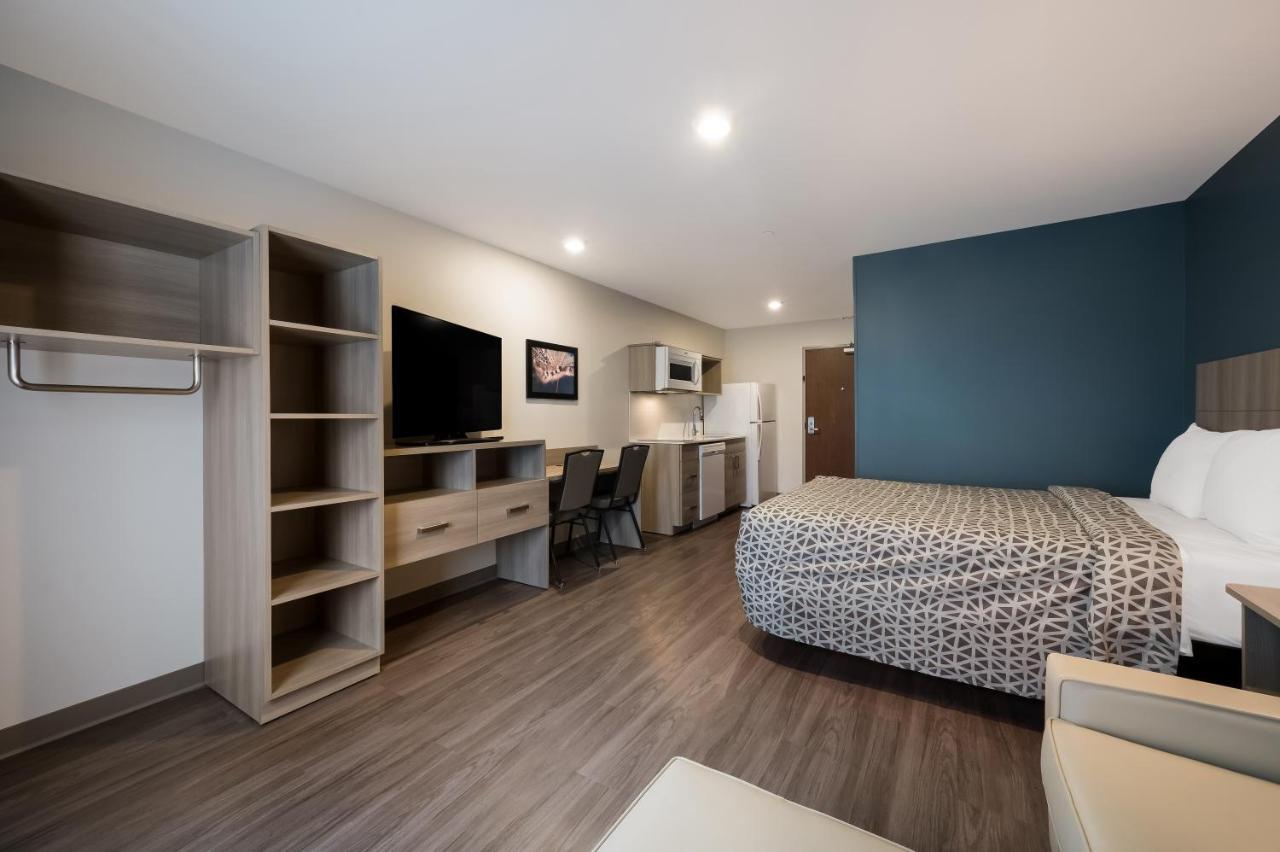 Woodspring Suites Detroit Стерлінґ-Гайтс Екстер'єр фото