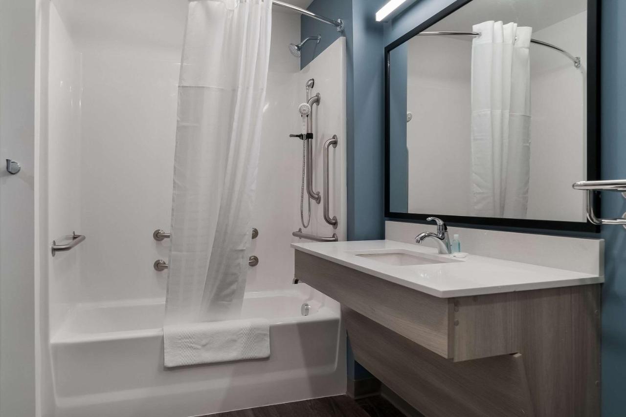 Woodspring Suites Detroit Стерлінґ-Гайтс Екстер'єр фото