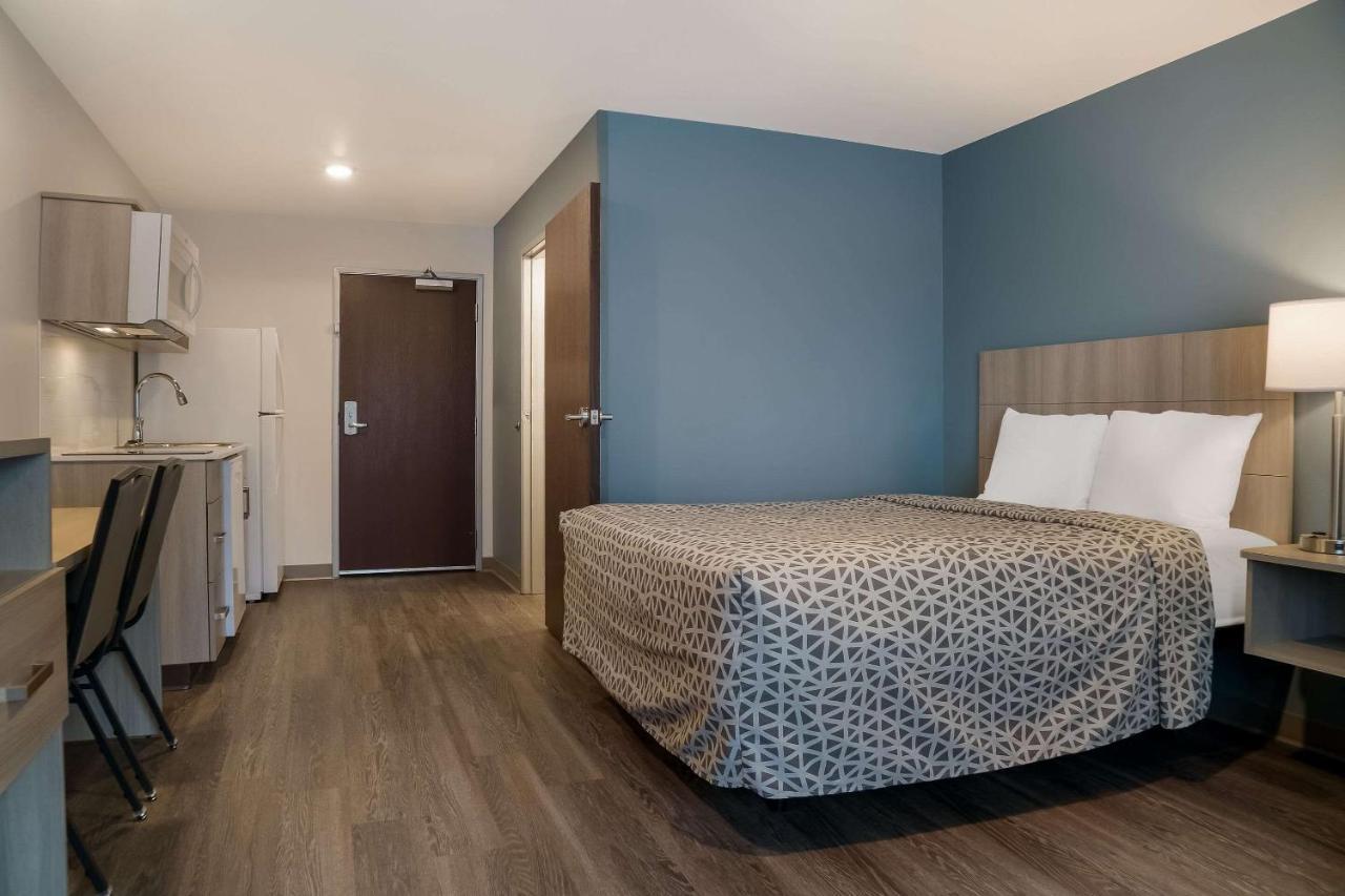 Woodspring Suites Detroit Стерлінґ-Гайтс Екстер'єр фото